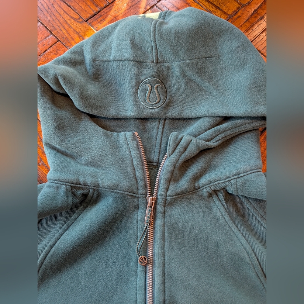Lululemon Cropped Scuba Hoody M/L